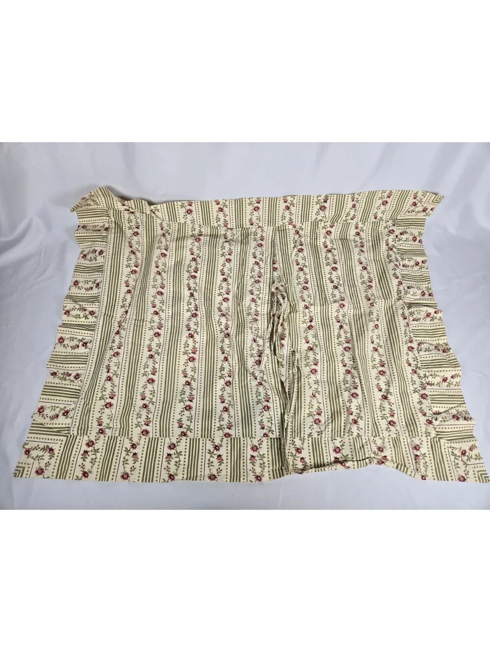 Pottery Barn Quilted Patchwork Pillowcases 25.5 X 33